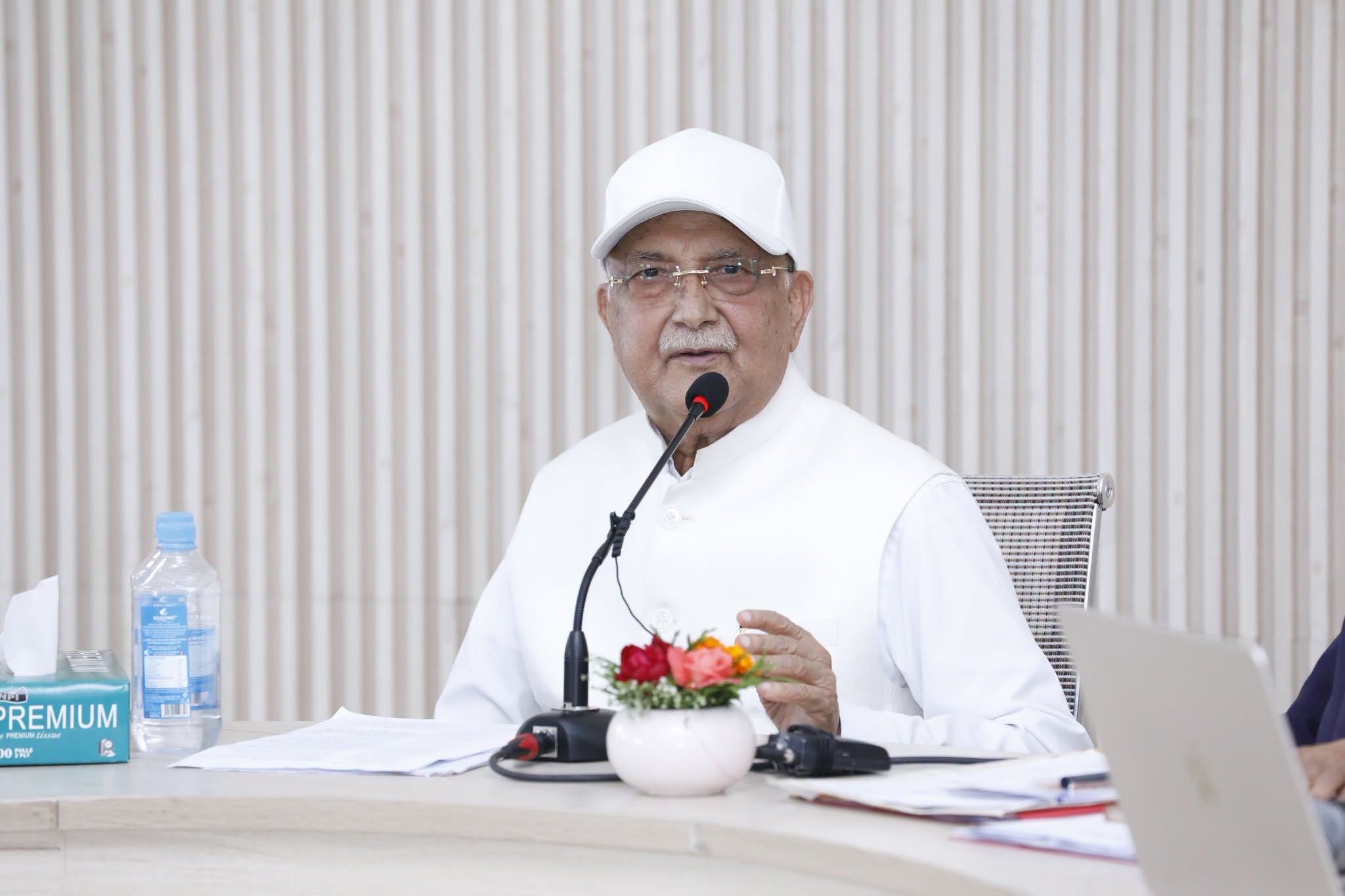 जनआवाजलाई सशक्त रूपमा प्रस्तुत गर्न सांसदलाई अध्यक्ष ओलीको निर्देशन